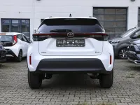 Neu Toyota Yaris Cross 131 PS (96 kW) 2025 Weiß SUV