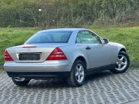 Gebraucht Mercedes SLK230 193 PS (141 kW) 1998 Silber Cabrio