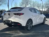 Używany Mazda 3 Selection 122 KM (89 kW) 2023 Biały Sedan/Limuzyna