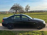 Gebraucht BMW 320 163 PS (119 kW) 2007 Schwarz Limousine