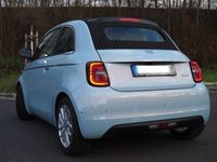 gebraucht Fiat 500e Cabrio "la Prima" MJ22 himmelblau Sitzheizung