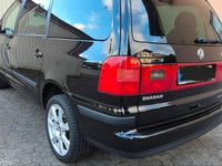 Gebraucht VW Sharan 125 PS (91 kW) 2002 Schwarz Van / Kleinbus