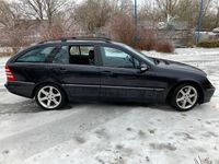 Gebraucht Mercedes C320 224 PS (164 kW) 2005 Blau Kombi