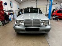 Gebraucht Mercedes E500 320 PS (235 kW) 1991 Silber Limousine