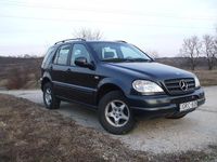 Gebraucht Mercedes ML320 347 PS (255 kW) 1998 Blau metallic SUV