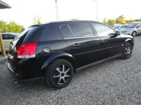 Usata Opel Signum Edition 155 CV (114 kW) 2005 Nero Utilitaria
