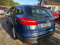 Gebraucht Ford Focus Trend 101 PS (74 kW) 2014 Blau Kombi