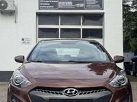 Gebraucht Hyundai i30 99 PS (72 kW) 2013 Hazel brown / met Coupé