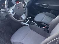 Gebraucht Opel Astra 90 PS (66 kW) 2011 Grün Kleinwagen