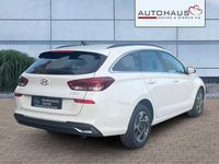 Neu Hyundai i30 Advantage 101 PS (74 kW) 2025 Weiß Limousine