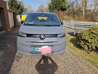 Gebraucht VW Multivan Basis 150 PS (110 kW) 2023 Grau Van / Kleinbus