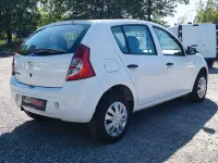 Gebraucht Dacia Sandero Basis 75 PS (55 kW) 2012 Weiß Limousine
