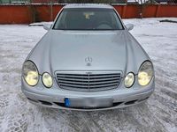 Gebraucht Mercedes E220 150 PS (110 kW) 2003 Silber Limousine