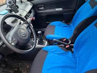 Usado Mazda 2 80 HP (58 kW) 2007 Prateado Citadino