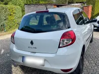 Używany Renault Clio II 75 KM (55 kW) 2011 Biały Hatchback