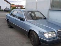 Gebraucht Mercedes E260 160 PS (117 kW) 1987 Blau Limousine