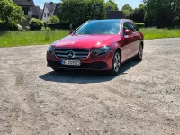 Usado Mercedes E220 194 CV (142 kW) 2017 Rojo Familiar