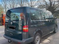 Second-hand VW Transporter 131 CP (96 kW) 2006 Verde Van