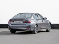 gebraucht BMW 318 i Limousine Automatik Navi Hifi 18´LM Sportsi