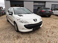 Gebraucht Peugeot 206+ 73 PS (53 kW) 2012 Weiß Kleinwagen