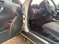 Gebraucht Mercedes C200 116 PS (85 kW) 2002 Silber Limousine