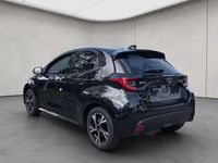 Neu Toyota Yaris 116 PS (85 kW) 2025 Schwarz Limousine