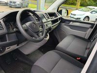 Gebraucht VW Transporter 150 PS (110 kW) 2019 Grau Van