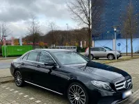 Gebraucht Mercedes E220 194 PS (142 kW) 2016 Schwarz Limousine