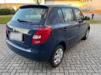 Gebraucht Skoda Fabia 60 PS (44 kW) 2013 Blau Kleinwagen