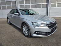 Gebraucht Skoda Superb Ambition 150 PS (110 kW) 2023 Brillantsilber Limousine