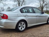 Gebraucht BMW 318 129 PS (94 kW) 2007 Silber Limousine