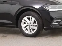 Gebraucht VW Polo Style 95 PS (69 kW) 2022 Deep black perleffekt Kleinwagen