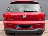 Gebraucht VW Tiguan 122 PS (89 kW) 2013 Rot SUV