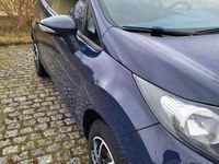 Gebraucht Ford Fiesta Ambiente 82 PS (60 kW) 2009 Blau Kleinwagen