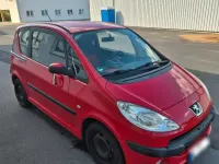 Gebraucht Peugeot 1007 74 PS (54 kW) 2007 Rot Van / Kleinbus