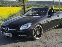 Second-hand Mercedes SLK200 184 CP (135 kW) 2011 Negru Cabrio