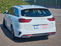 Gebraucht Kia Ceed 141 PS (103 kW) 2022 Weiß Kleinwagen