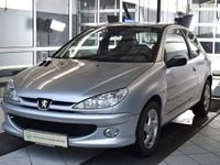 Gebraucht Peugeot 206 Quiksilver 88 PS (64 kW) 2005 Aluminiumgrau/metallic Kleinwagen