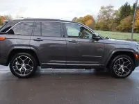 Gebraucht Jeep Grand Cherokee Summit 272 PS (200 kW) 2023 Grau (baltic grey) SUV