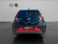 Gebraucht Toyota Aygo X Pulse 72 PS (52 kW) 2022 3u4)/ black mica (209) (rot SUV