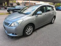Gebraucht Toyota Verso 126 PS (92 kW) 2010 Silber Van / Kleinbus