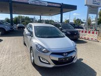 Gebraucht Hyundai i30 Style 135 PS (99 kW) 2012 Silber Kombi
