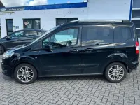 Gebraucht Ford Tourneo Courier Titanium 101 PS (74 kW) 2016 Iridiumschwarz metallic Van / Kleinbus