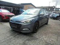 Gebraucht Hyundai i20 Passion 120 PS (88 kW) 2017 Grau Limousine