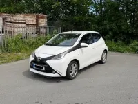 Używany Toyota Aygo 69 KM (50 kW) 2016 Biały Hatchback