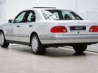 Gebraucht Mercedes E320 Elegance 220 PS (161 kW) 1995 Silber Limousine