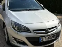 Second-hand Opel Astra 95 CP (69 kW) 2012 Argintiu Berlinǎ
