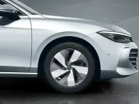 Gebraucht VW Passat 150 PS (110 kW) 2025 Silber Kombi