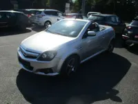 Gebraucht Opel Tigra Sport 125 PS (91 kW) 2005 Starsilber iii m2 Cabrio