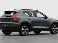 Neu Volvo XC40 Plus 163 PS (119 kW) 2026 Grün SUV